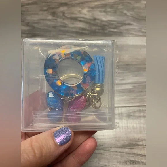 Fashion Alphabet Initial Letter Keychain Tassel Butterfly Pendant “O”Purse Decor - Picture 4 of 4